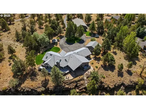 8090 NW Grubstake Way Redmond OR 97756