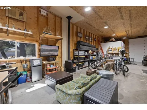 8090 NW Grubstake Way Redmond OR 97756