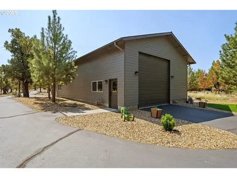 8090 NW Grubstake Way Redmond OR 97756