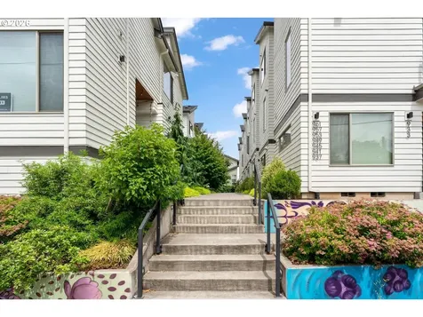 961 N Skidmore Street Portland OR 97217