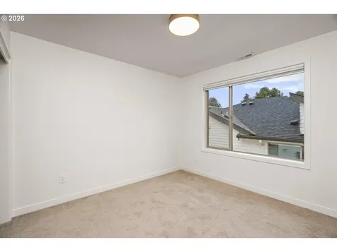 961 N Skidmore Street Portland OR 97217