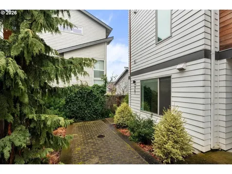 961 N Skidmore Street Portland OR 97217