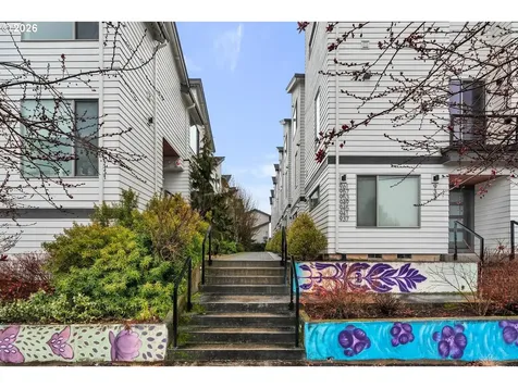 961 N Skidmore Street Portland OR 97217