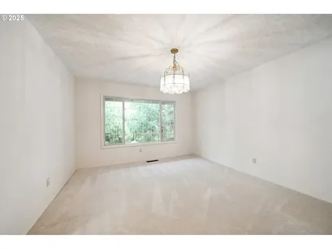 6121 SW Orchid Drive Portland OR 97219