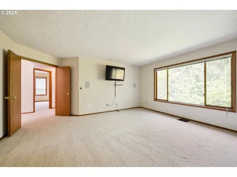 6121 SW Orchid Drive Portland OR 97219