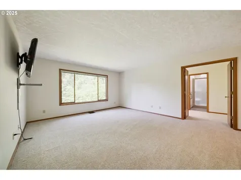 6121 SW Orchid Drive Portland OR 97219