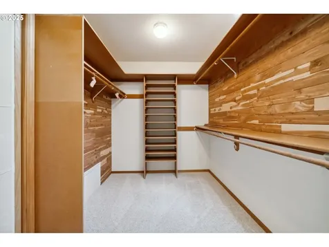 6121 SW Orchid Drive Portland OR 97219
