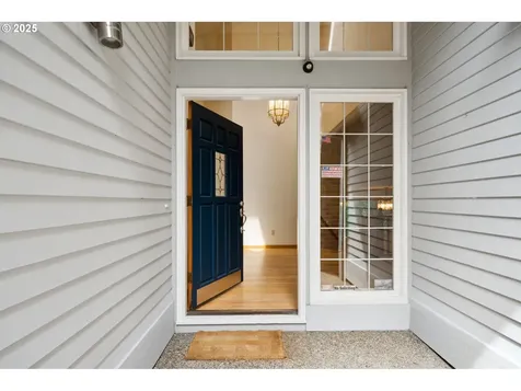6121 SW Orchid Drive Portland OR 97219