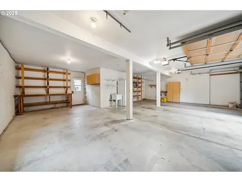 6121 SW Orchid Drive Portland OR 97219