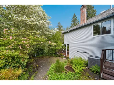 6121 SW Orchid Drive Portland OR 97219