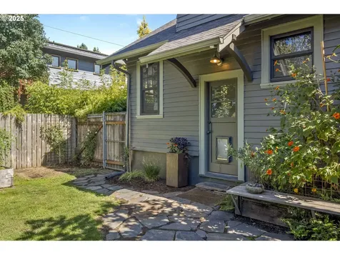 4035 N Commercial Avenue Portland OR 97227