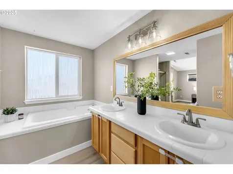 4306 NE 55th Place Vancouver WA 98661
