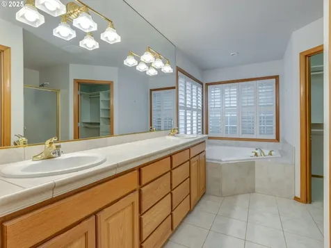 2868 NE Charlois Drive Hillsboro OR 97124