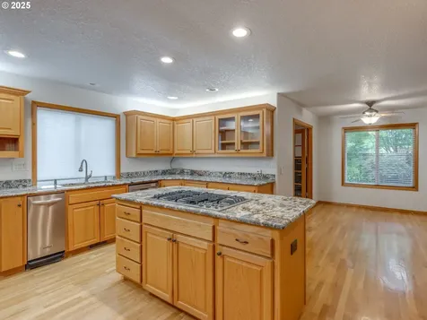 2868 NE Charlois Drive Hillsboro OR 97124