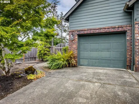 2868 NE Charlois Drive Hillsboro OR 97124