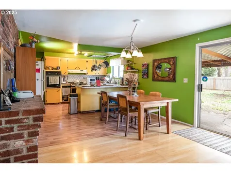871 Rossmore Street Eugene OR 97404
