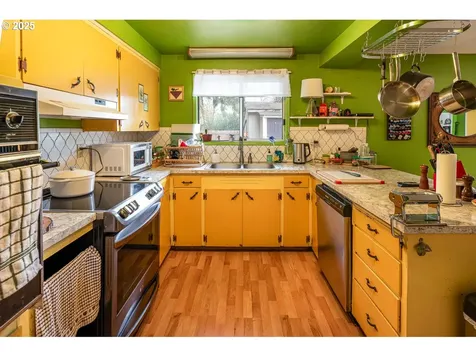 871 Rossmore Street Eugene OR 97404