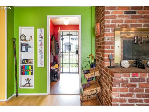871 Rossmore Street Eugene OR 97404