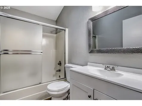 33 Oriole Lane Lake Oswego OR 97035