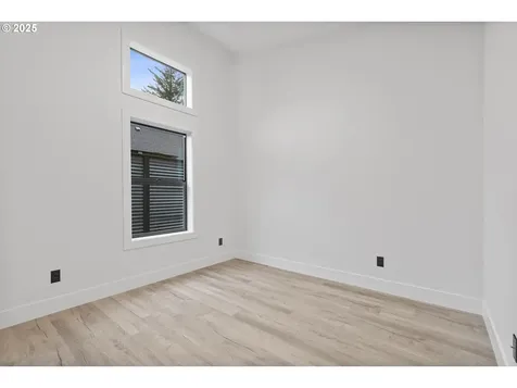 313 SE Oar Avenue Lincoln City OR 97367