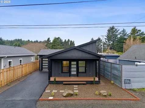 313 SE Oar Avenue Lincoln City OR 97367