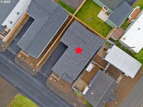 313 SE Oar Avenue Lincoln City OR 97367