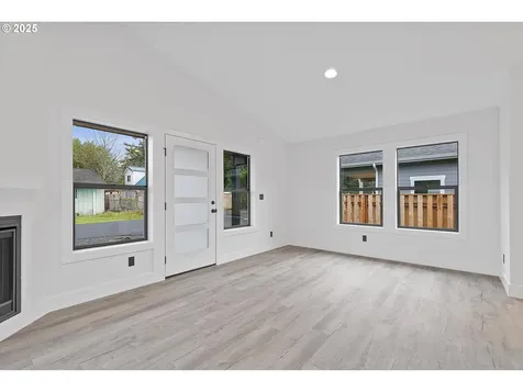 313 SE Oar Avenue Lincoln City OR 97367