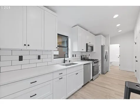 313 SE Oar Avenue Lincoln City OR 97367