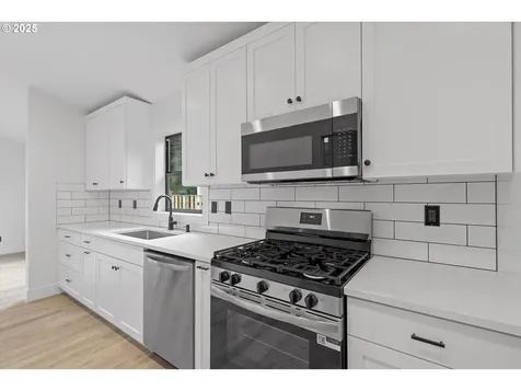 313 SE Oar Avenue Lincoln City OR 97367