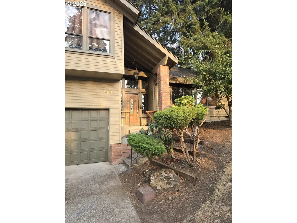 589 S 72nd Street Springfield OR 97478