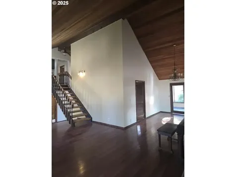 589 S 72nd Street Springfield OR 97478