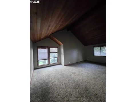 589 S 72nd Street Springfield OR 97478