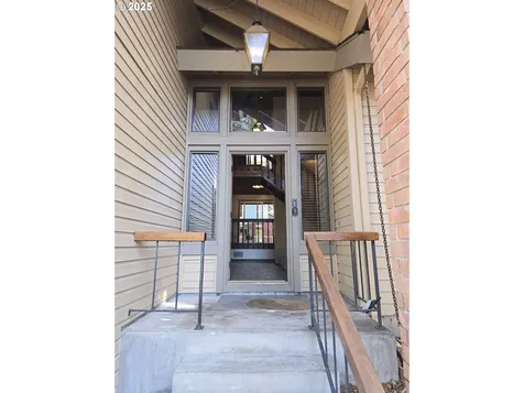 589 S 72nd Street Springfield OR 97478