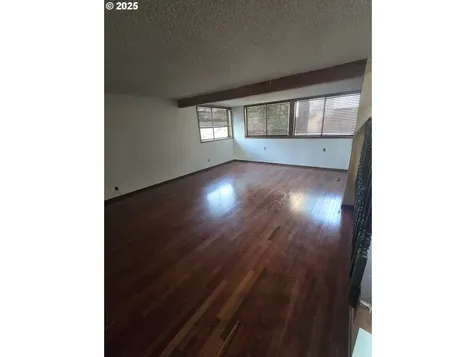 589 S 72nd Street Springfield OR 97478