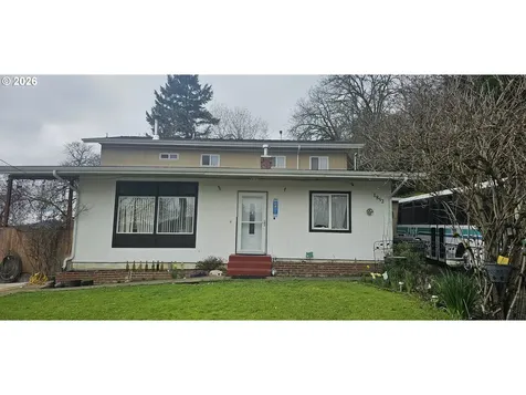 1852 NW Dogwood Street Roseburg OR 97471