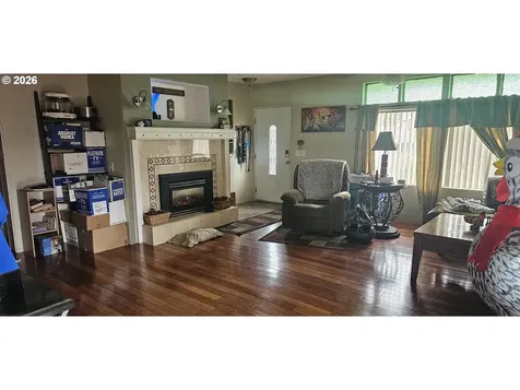 1852 NW Dogwood Street Roseburg OR 97471