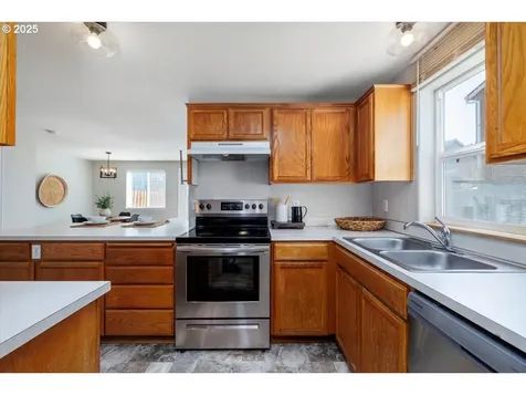 2570 NE 1st Drive Hillsboro OR 97124