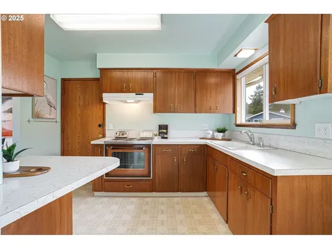 17725 NE Multnomah Drive Portland OR 97230