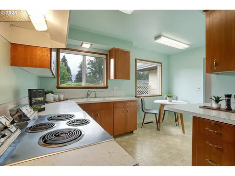 17725 NE Multnomah Drive Portland OR 97230