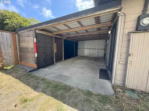 131 S Wasson Street Coos Bay OR 97420