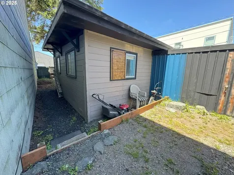 131 S Wasson Street Coos Bay OR 97420