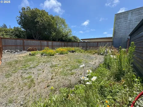 131 S Wasson Street Coos Bay OR 97420