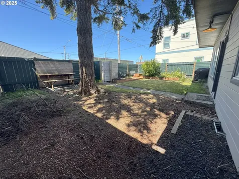 131 S Wasson Street Coos Bay OR 97420