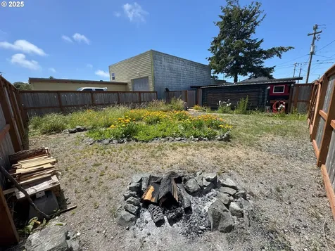 131 S Wasson Street Coos Bay OR 97420