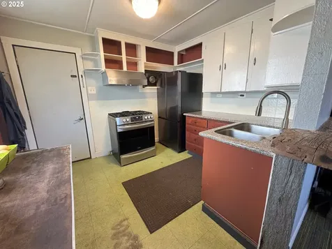 131 S Wasson Street Coos Bay OR 97420