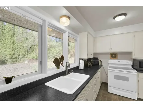 21076 NW Green Mountain Road Banks OR 97106