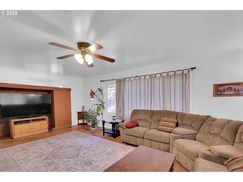21076 NW Green Mountain Road Banks OR 97106
