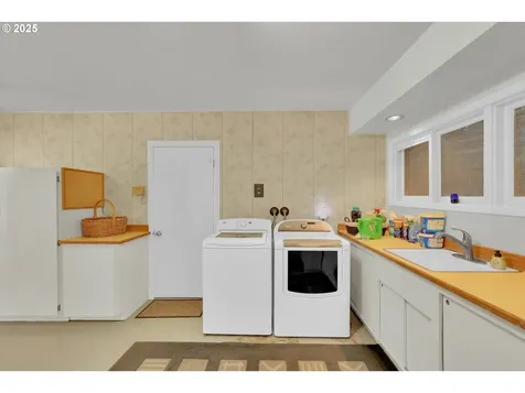 21076 NW Green Mountain Road Banks OR 97106