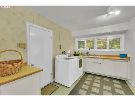 21076 NW Green Mountain Road Banks OR 97106