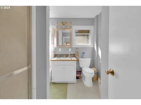 21076 NW Green Mountain Road Banks OR 97106
